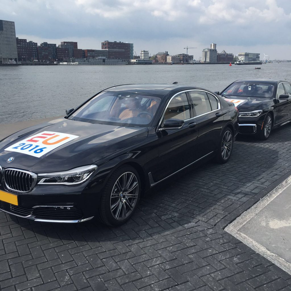 Maar liefst dertig zelfrijdende auto’s voorzien van belettering